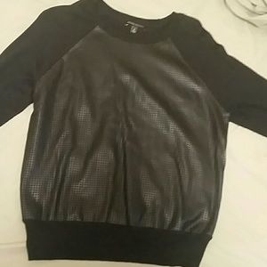 Light sweater with detail